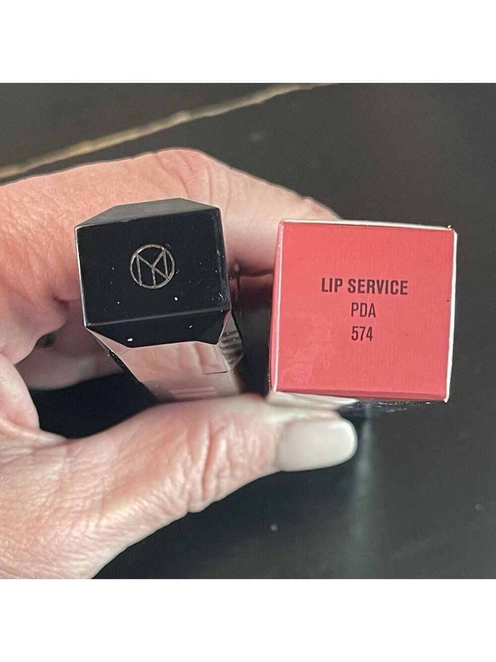 IL MAKIAGE Hi Shine Lip Service Lip Gloss PDA Shade 7ml/.23 fl oz Shine NEW - Picture 2 of 3